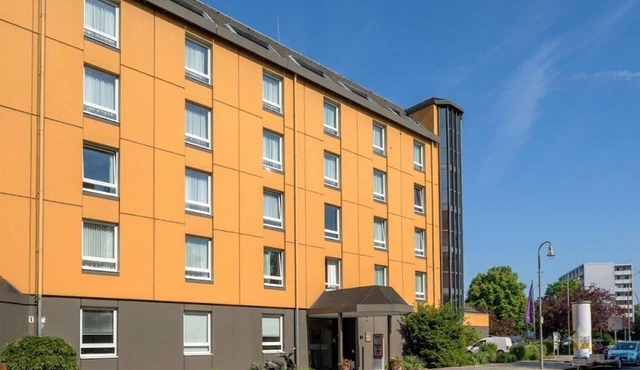 Sunday Hotel Berlin City West Standard Twin Room in Berlin