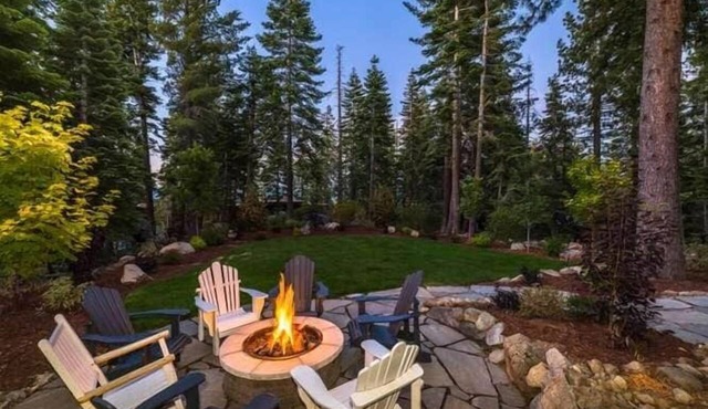 Tahoe Group Oasis | 5BR, EV Charger & Fast Wifi in Tahoma