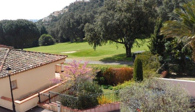 The Hameau des Greens Villa 47 and Garage, 90 M2 hab and 75m2 loggia & terrace in Sainte-Maxime