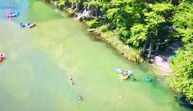 The Most Beautiful Private Riverfront in Concan~River Views, Float 2 Cabin! in Concan