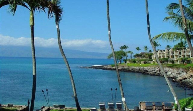 The Ultimate Oceanfront Experience. Tropical Luxury And Spectacular View in Lahaina