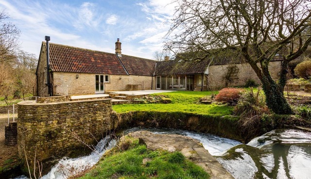Threshing Mill - Four Bedroom Villa, Sleeps 8 in Marshfield