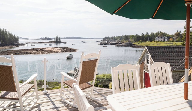 Timeless Days, Oceanfront Fisherman’s Cottage, Deep Water Dock & Boathouse in Port Clyde
