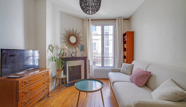 Tiny House Champs Elysées in Paris