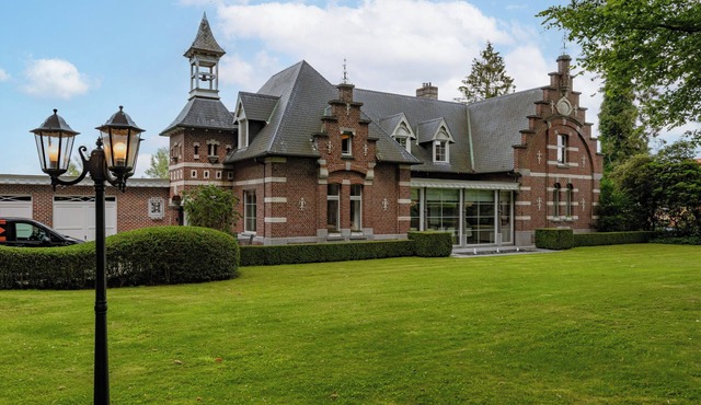 Unique & exclusive 'Villa Gentbos', Castle villa °1881 in green oasis in Ghent in Merelbeke-Melle