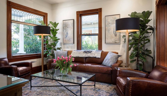 Upscale Downtown home. Walk to Beach, Bars, and Shops in Santa Barbara
