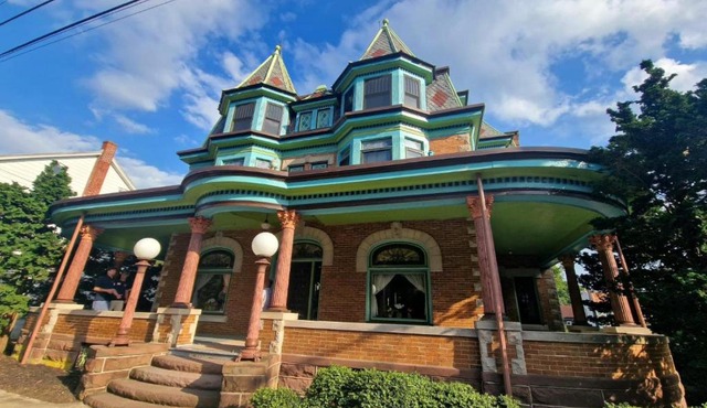 VAAST Bed & Breakfast in Adamstown