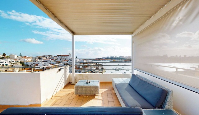 Vila Vida (8) | Private Heated Pool | Sea & Beach | Roof Terrace | Restaurants in Ferragudo