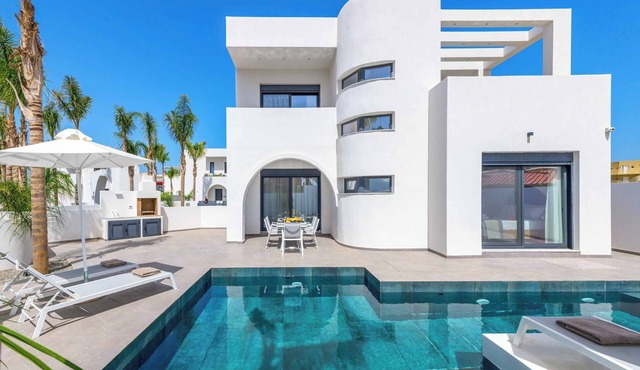 Villa Evelia - Three Bedroom Villa, Sleeps 6 in Ialysos