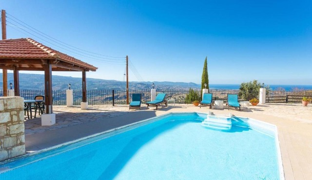 Villa Heaven in Lachi