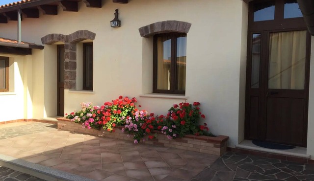 Villa Nuragica - Classic Apartment in Nuraxi Figus