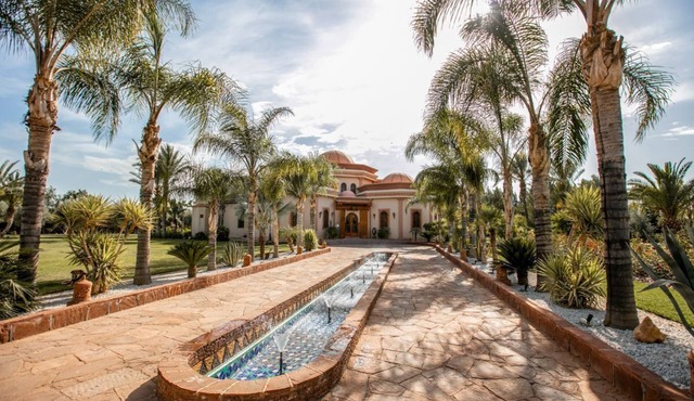 Villa Sayala - Eight Bedroom Villa, Sleeps 16 in Marrakesh