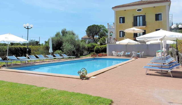 Villa Sciare Modò - two-room apartment n. 1 ground floor with furnished terrace in Acireale