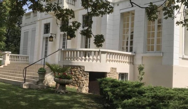 Villa Swimming pool, Sauna 9mn from Paris,10mn Versailles For The Olympic Games in Le Vésinet