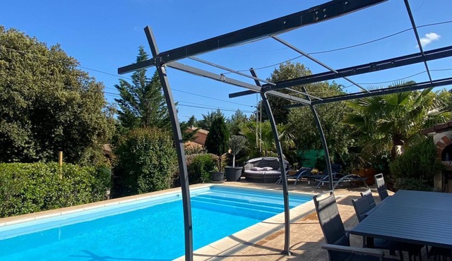 Villa with pool in Garéoult