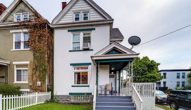 Walk to University of Cincinnati: Historic Home! in Cincinnati