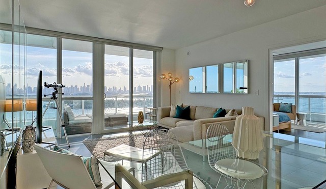 Waterfront Luxury: South Beach 2Bed/2Bath Boutique Condo, Panoramic Views in Miami Beach