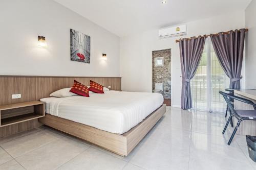Winrisa Place in Nai Yang Beach
