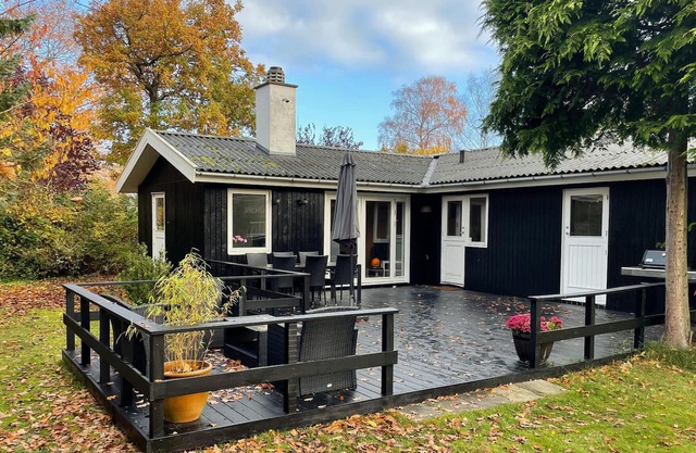 Spend an unforgettable vacation with friends and family in this beautiful cottage near the sea at Ho in Hornbæk