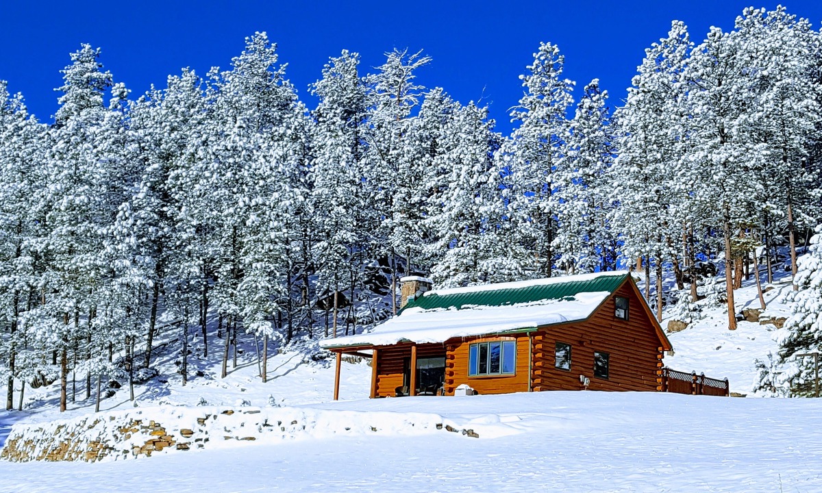 Hill City Cabin | Hand-hewn Log Cabin on 7 acres, only 2 mi to heart of Hill City