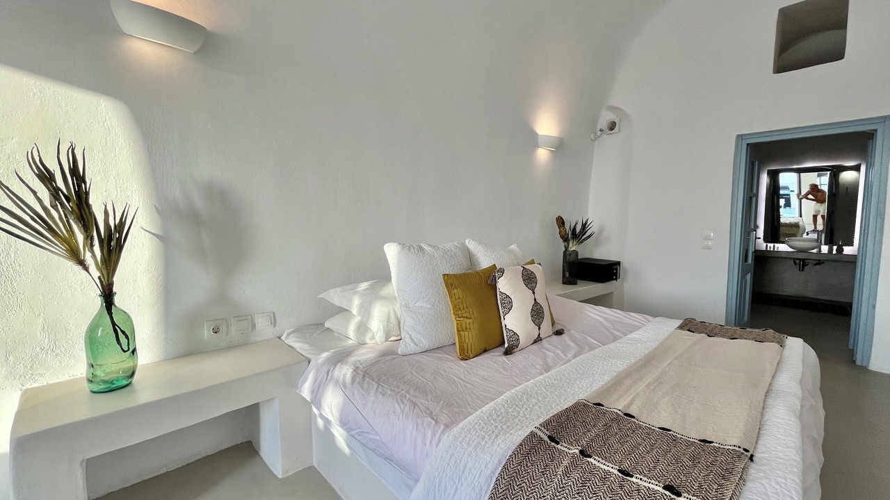 Photo of Bedroom in Fira