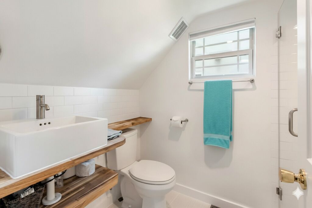 Photo of Bathroom in Holly
