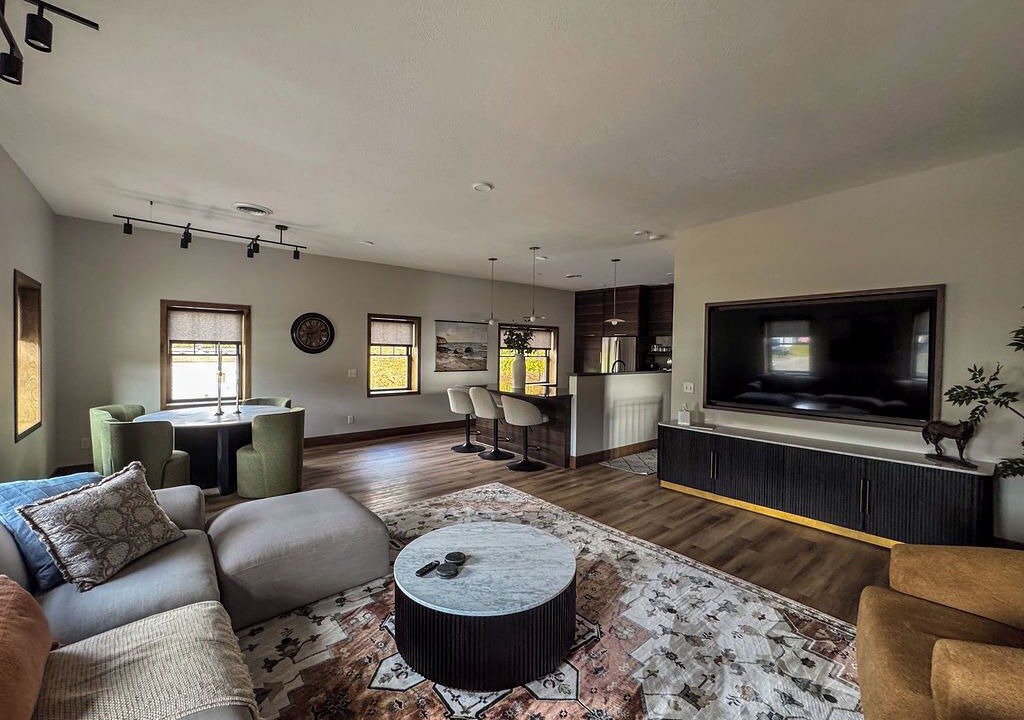 Photo of Livingroom in Sugarcreek