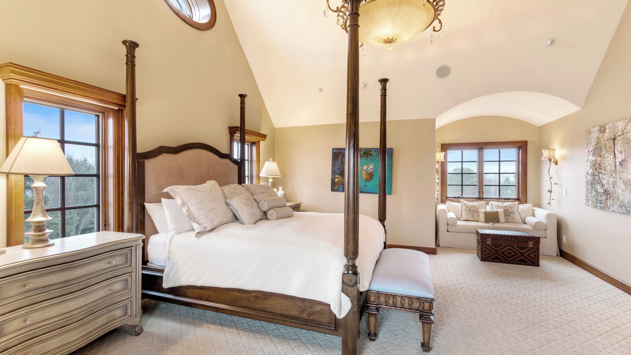 Photo of Bedroom in Village of Bloomfield