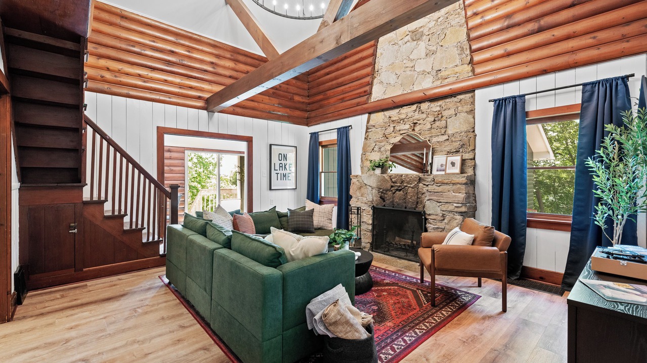 Photo of Livingroom in Browns Lake