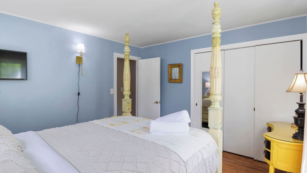 Photo of Bedroom in Seneca Falls