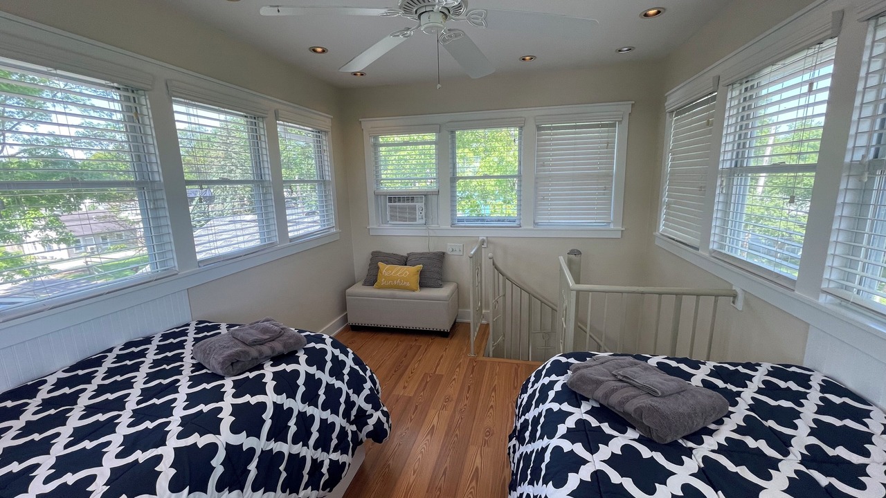 Photo of Bedroom in Lakeview