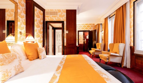 Deluxe Room, 1 King Bed, Non Smoking