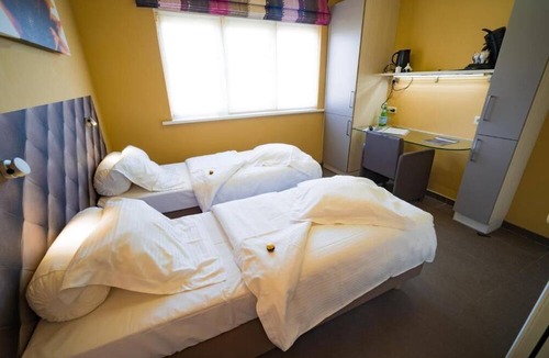 Strop Bed & Breakfast | Su'ro