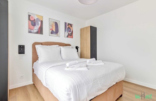 Champigny-sur-Marne Apartment | Modern Apt with Balcony -6P-Proche Disney/Paris