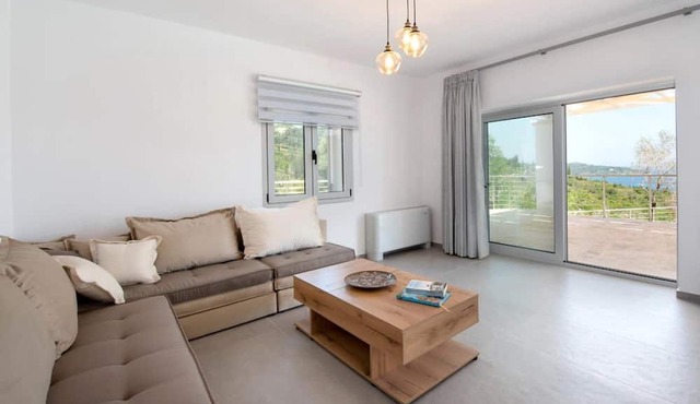 Vasiliki Villa - Charming 4 BR Villa With Pool and sea Views in Paxos