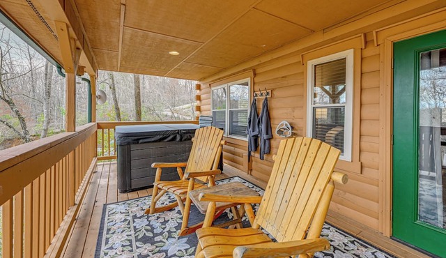 Mtn-view Bryson City Cabin: 1 Mi to Deep Creek! in Bryson City