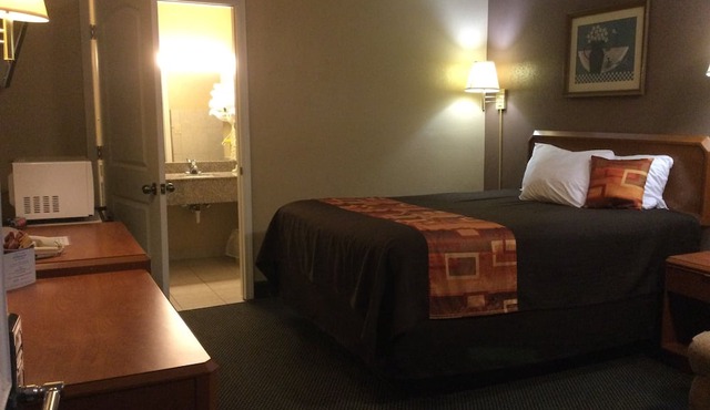 Travelodge by Wyndham Mansfield in Mansfield