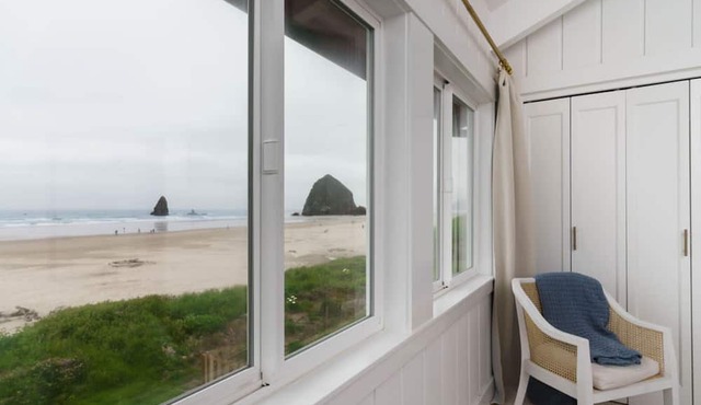 Oceanfront w/Direct Beach Access Game Room Views | Driftaway by AvantStay in Cannon Beach