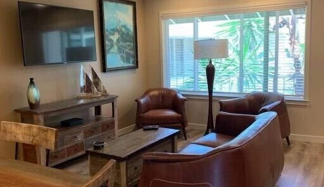 Apt 12: Stunning 2-bed 2-bath Apt Steps to Beach in carpenteria