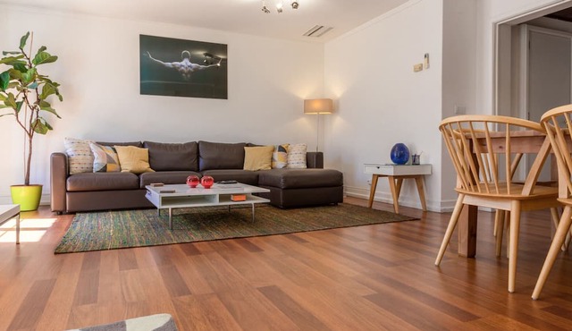 LV Premier Chiado CH2: Upscale 3-Bedroom Skyview Residence with Panoramic Balcony in Lisboa ciudad