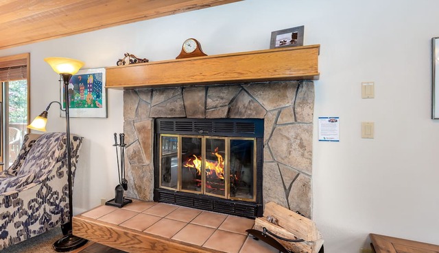 TOKA32 - Light and Bright Home, Bikes, A/C, Large Deck, Quiet Sunriver Setting in Sunriver