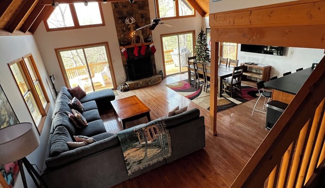 Modern and Peaceful Home with Amazing Mountain Views! in Berkeley Springs