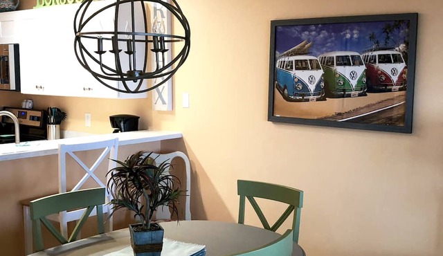 30 Steps to the Beach! Luxury Condo with Large wrap-around porch! in Tybee Island