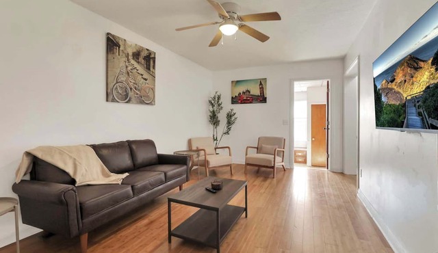 Charming 4-BR + Fenced Yard - Near Grandview in Columbus