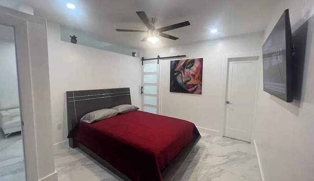 Chic 1-bedroom apartment with AC, WiFi in fantastic Fort Myers in Fort Myers