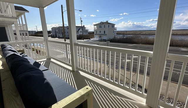 Salty Dog: South End Sunsets - Dog Friendly 2 short blocks to 42nd Street beach in Ocean City