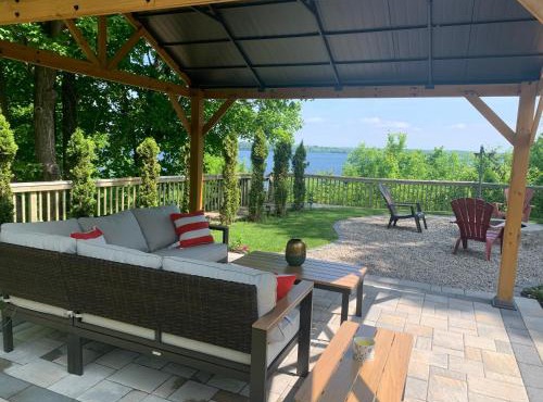 Waterfront Q Estate summer cottage in Westport